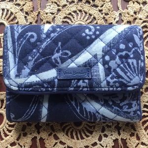 VERA BRADLEY RFID BLOCKING WALLET